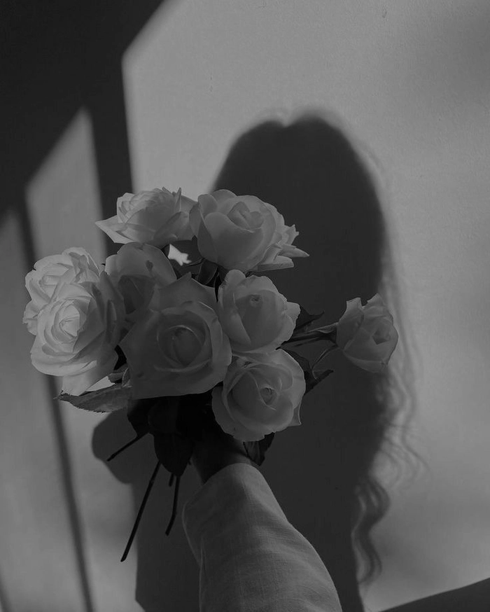 Flower bouquet aesthetic PFP with overlapping petals and warm abundant color harmony