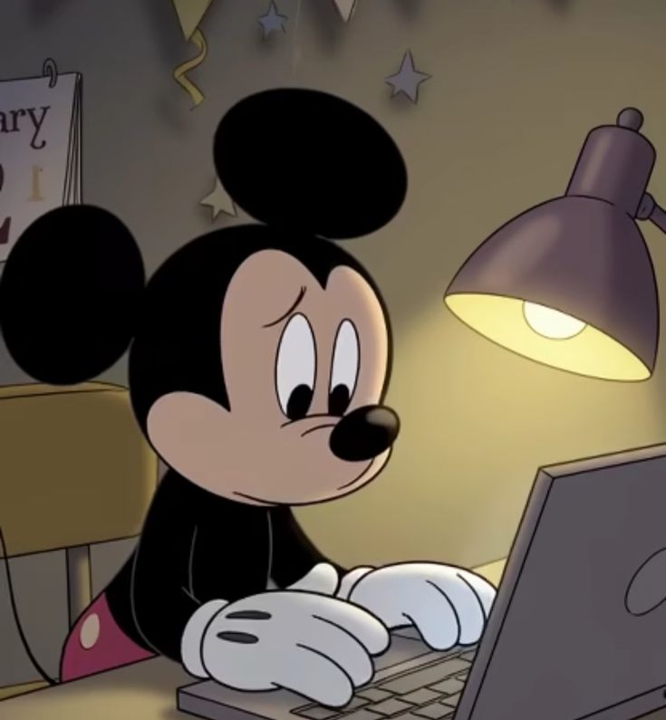 Clear Mickey Mouse Discord PFP high contrast