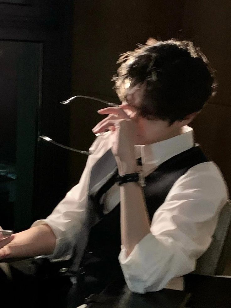 Male sad aesthetic PFP with directional lighting and contemplative masculine posture
