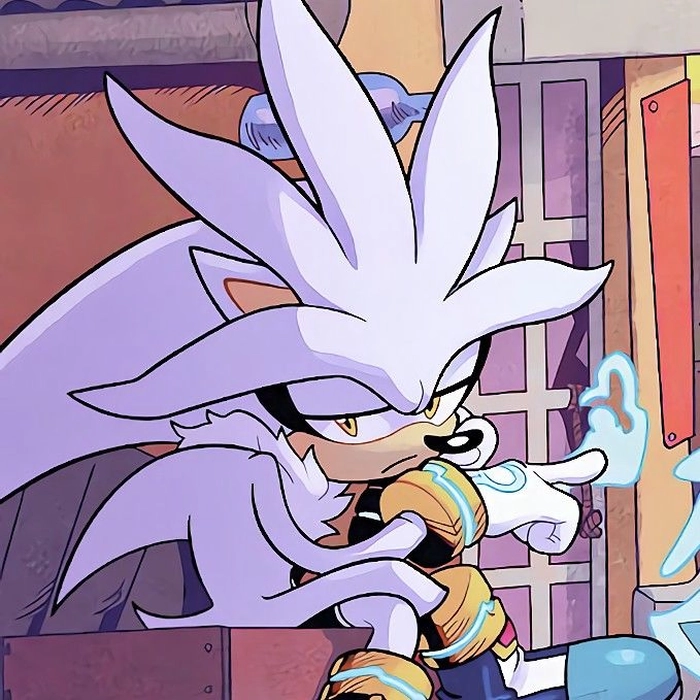 Aesthetic Sonic PFP with dreamy lavender gradient and light bloom