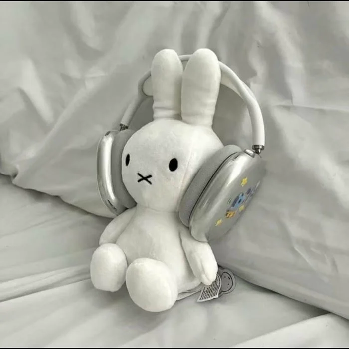Boy white aesthetic PFP with soft studio lighting and minimal urban backdrop