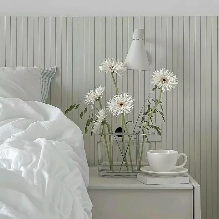 White PFP aesthetic wallpaper with marble texture and minimal pale composition